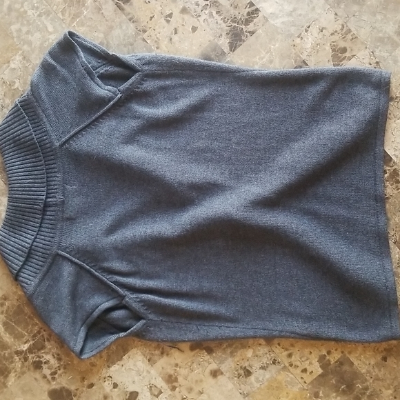 Short sleeve one button sweater "jacket" - Picture 2 of 3